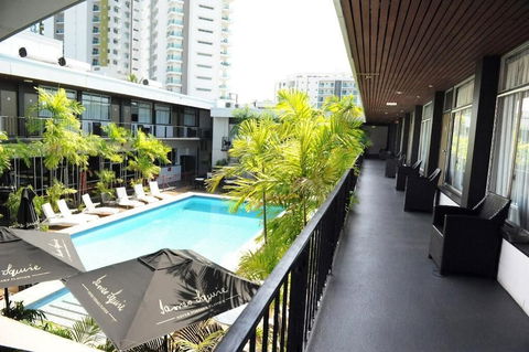The Cavenagh - Accommodation Mermaid Beach 3