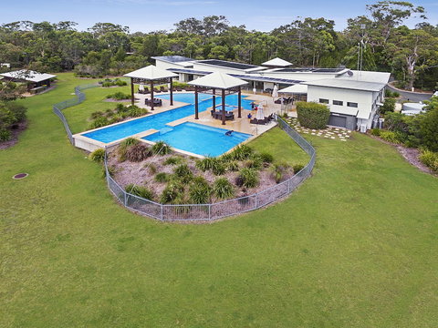 Beach Road Holiday Homes - Accommodation Mermaid Beach 2