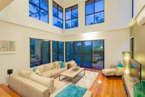 Beach Road Holiday Homes - Accommodation Mermaid Beach 5