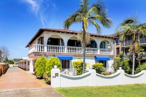 Ocean Breeze Motel - Accommodation Mermaid Beach 0