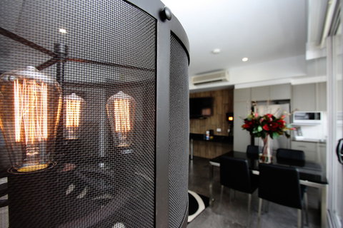 Honeysuckle Executive Apartments - Accommodation Mermaid Beach 5