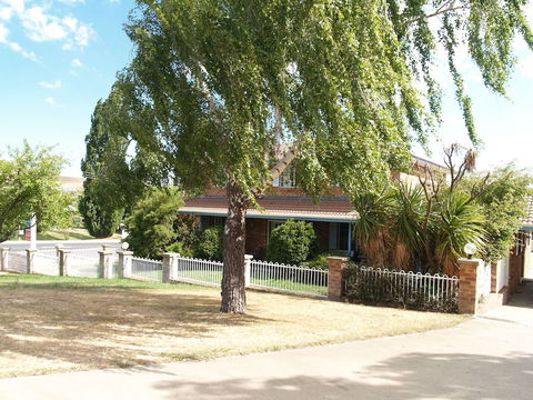 Kinross Inn - Accommodation Mermaid Beach 1