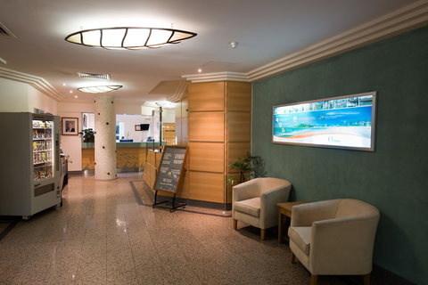 Beachcomber International Resort - Accommodation Mermaid Beach 6