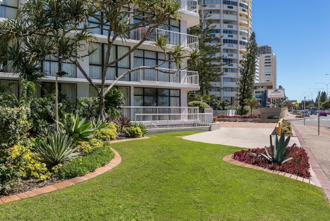 BreakFree Beachpoint - Accommodation Mermaid Beach 1