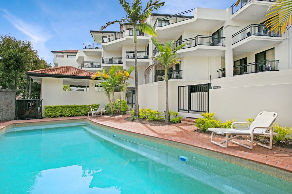 Biggera Waters QLD Accommodation Mermaid Beach