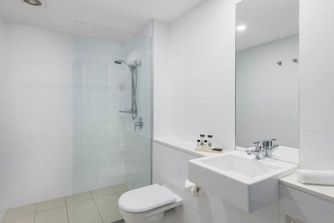Oaks Nelson Bay Lure Suites - Accommodation Mermaid Beach 5