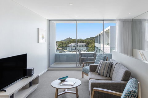Oaks Nelson Bay Lure Suites - Accommodation Mermaid Beach 4