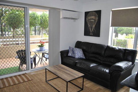 Budds Beach Apartments - Accommodation Mermaid Beach 4