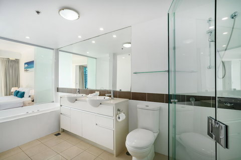 Reflection Tower Two - Accommodation Mermaid Beach 4