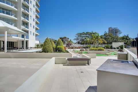 Mantra Twin Towns - Accommodation Mermaid Beach 1