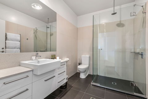 York Cove - Accommodation Mermaid Beach 5