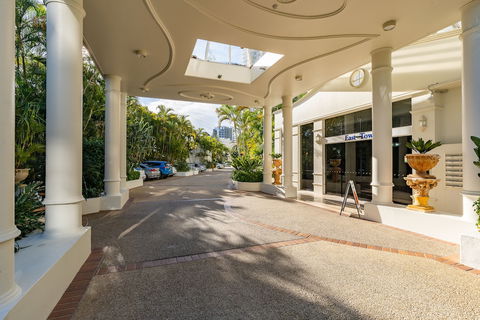 Burleigh Mediterranean Resort - Accommodation Mermaid Beach 0
