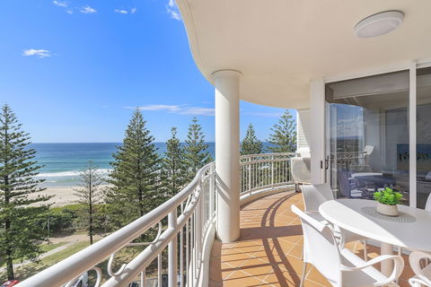 Burleigh Mediterranean Resort - Accommodation Mermaid Beach 3