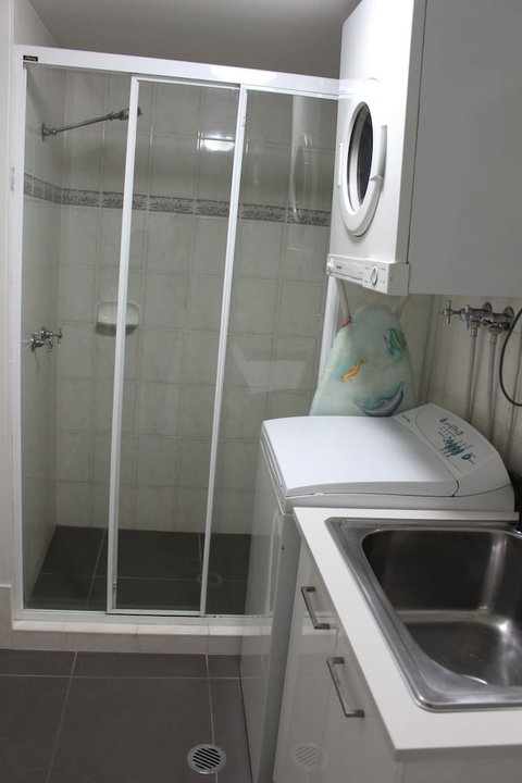 Surfers Riverside Apartments - Accommodation Mermaid Beach 5