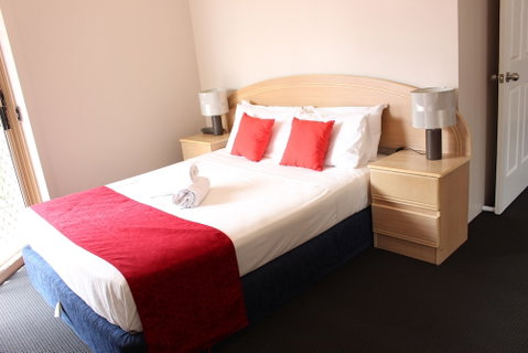 Surfers Riverside Apartments - Accommodation Mermaid Beach 3