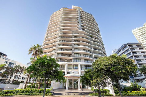 Mantra Coolangatta Beach - Accommodation Mermaid Beach 4