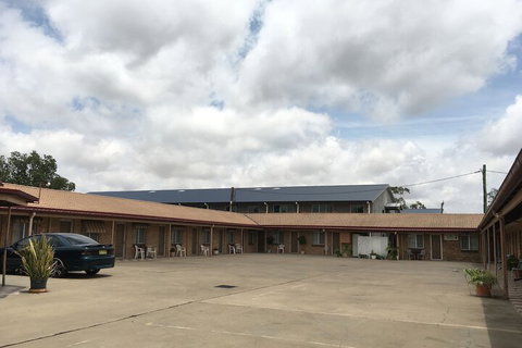 Dragon Phoenix Motel & Restaurant - Accommodation Mermaid Beach 2