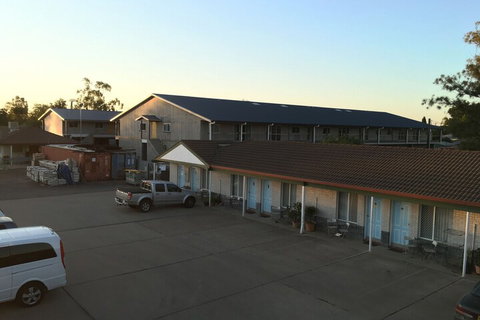 Dragon Phoenix Motel & Restaurant - Accommodation Mermaid Beach 3