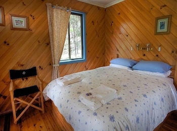 Wisteria Cottage And Cabins - Accommodation Mermaid Beach 6