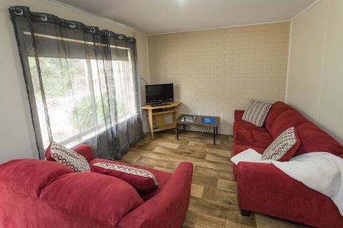 Restaway Holiday Units - Accommodation Mermaid Beach 4