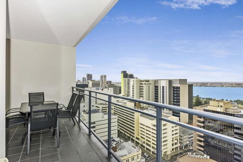 Astra Apartments Perth Zenith - Accommodation Mermaid Beach 5