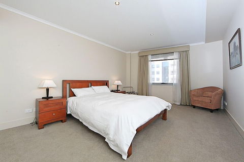 Accommodate Canberra - The Avenue - Accommodation Mermaid Beach 1