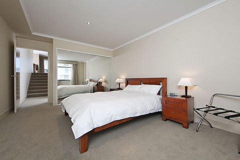 Accommodate Canberra - The Avenue - Accommodation Mermaid Beach 2