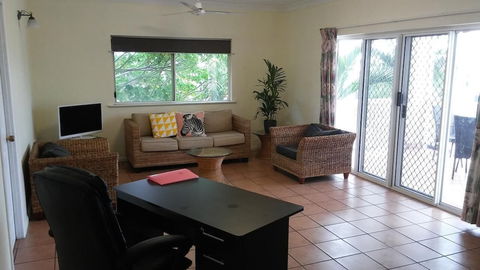 Cairns City Garden Apartment - Accommodation Mermaid Beach 4