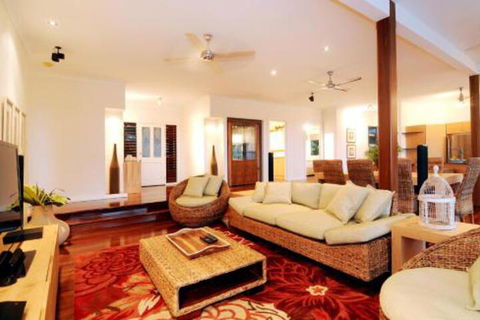 Seaview - Accommodation Mermaid Beach 4