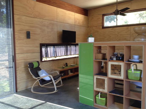 Bed + Bauhaus - Accommodation Mermaid Beach 1