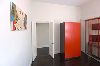 REdTRO House South Yarra - Accommodation Mermaid Beach 2