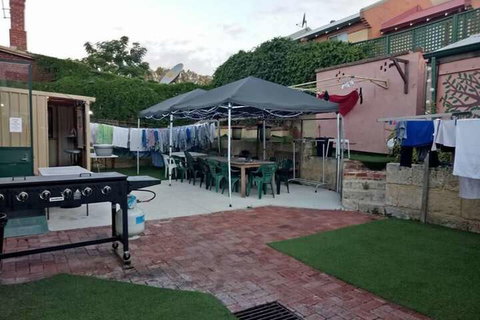 Wickham Retreat Backpackers - Accommodation Mermaid Beach 6