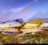 Cloudy Bay Beach House - Accommodation Mermaid Beach