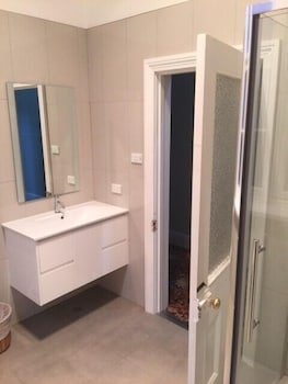 Empire Hotel Queenstown - Accommodation Mermaid Beach 3