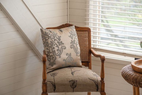 ARCADIA - The Barn Cottage & Rosehill Cottage - Accommodation Mermaid Beach 4