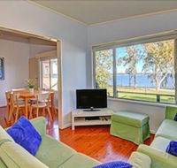 Lakes Edge Cottage - Accommodation Mermaid Beach
