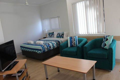 Mandurah Ocean Marina Chalets - Accommodation Mermaid Beach 3