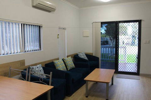 Mandurah Ocean Marina Chalets - Accommodation Mermaid Beach 4