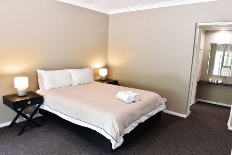 Dutchies Motel Nelson Bay - Accommodation Mermaid Beach 5