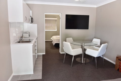 Dutchies Motel Nelson Bay - Accommodation Mermaid Beach 2