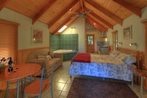 Colac Colac Caravan Park - Accommodation Mermaid Beach 1