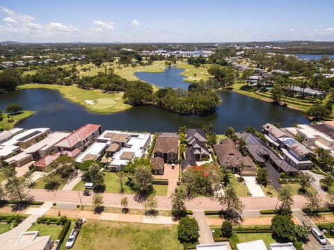 Tranquillity On The Lake - Accommodation Mermaid Beach 1