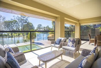 Tranquillity On The Lake - Accommodation Mermaid Beach 6