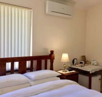 The Royal Dolphin BB in Safety Bay - Accommodation Mermaid Beach