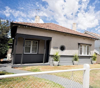Stylish Central House - Accommodation Mermaid Beach 0