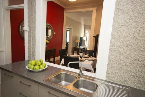 Stylish Central House - Accommodation Mermaid Beach 1