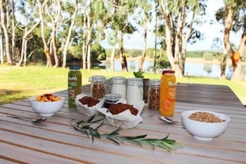 Olio Bello Lakeside Glamping - Accommodation Mermaid Beach 2