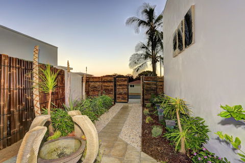 ZEN Beach Retreat - Accommodation Mermaid Beach 0