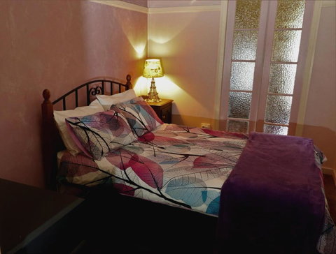 James Farmhouse - Accommodation Mermaid Beach 1