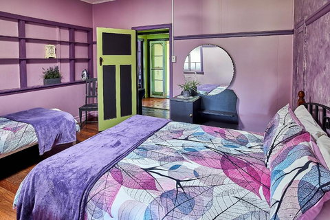 James Farmhouse - Accommodation Mermaid Beach 4